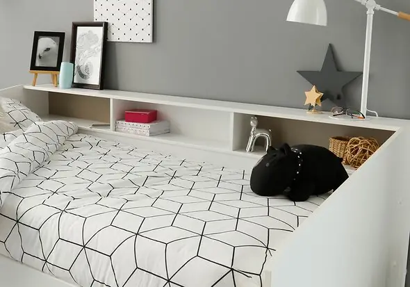 Single daybed with pull out drawers and shelf headboard